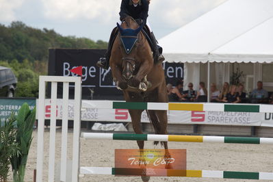 dm2019
u18
Nøgleord: madelen bennetsen;carlisca m