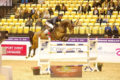 Showjumping
csi3 145cm
Nøgleord: andreas ripke;charly brown b