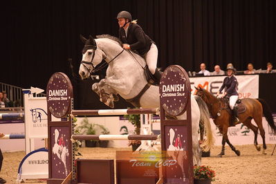 Showjumping
sci 140cm
Nøgleord: sarah kroman rosenlund;solo f damgaard