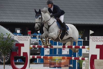dm 2019
csi2 145cm int.
Nøgleord: henry delfs;d consuela