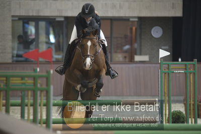 Dansk Rideforbunds Championats finaler 2018
Dansk Rideforbunds Championats finaler 2018 spring 5års
Nøgleord: caracho;laura baaring kjærsgaard