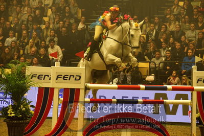 Dansk varmblod hingstekåring.
galashow
Nøgleord: christel worre-jensen;caballero 80