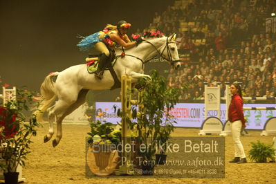 Dansk varmblod hingstekåring.
galashow
Nøgleord: christel worre-jensen;caballero 80