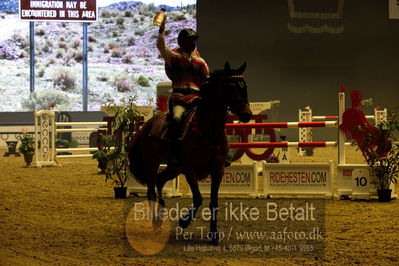 Dansk varmblod hingstekåring.
galashow
Nøgleord: christian jansen;madea;lap of honour