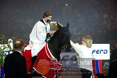 Dansk varmblod hingstekåring.
galashow
Nøgleord: christian jansen;madea;lap of honour
