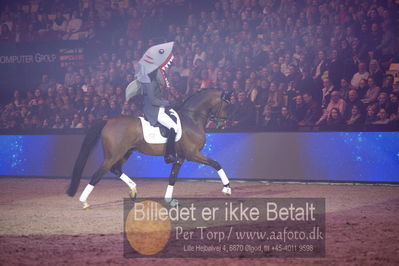 Dansk varmblod hingstekåring.
galashow
Nøgleord: jan møller Christensen;donkeyboy;shark