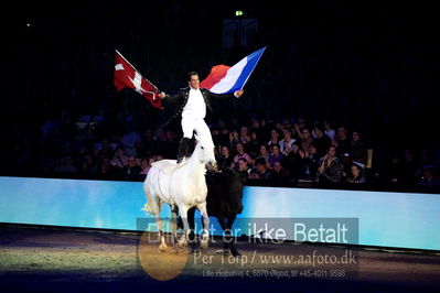 Dansk varmblod hingstekåring.
galashow
Nøgleord: lorenzo