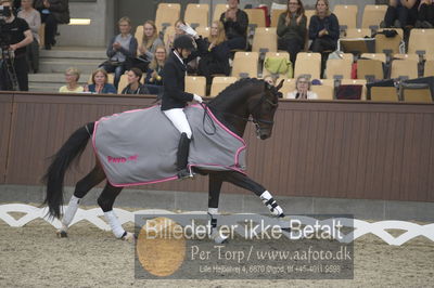 Dansk Rideforbunds Championats finaler 2018 dressur
Dansk Rideforbunds Championats finaler 2018
5 års præmie - 6års klassen
Nøgleord: andreas helgstrand;revolution