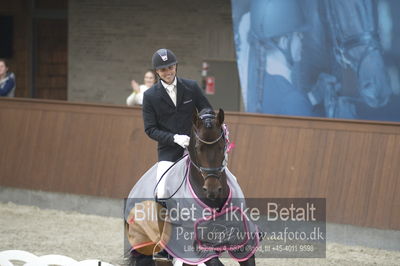 Dansk Rideforbunds Championats finaler 2018 dressur
Dansk Rideforbunds Championats finaler 2018
5 års præmie - 6års klassen
Nøgleord: andreas helgstrand;revolution