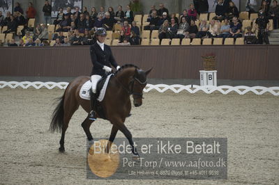 Dansk Rideforbunds Championats finaler 2018 dressur
Dansk Rideforbunds Championats finaler 2018
5 års præmie - 6års klassen
Nøgleord: atterupgaards berlucchi;sanne henningsen