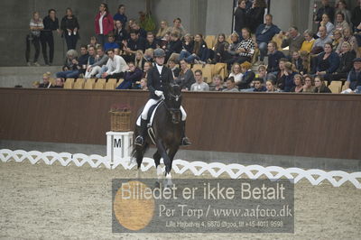 Dansk Rideforbunds Championats finaler 2018 dressur
Dansk Rideforbunds Championats finaler 2018
5 års præmie - 6års klassen
Nøgleord: grønskovlund's tower;rikke damgaard thomsen