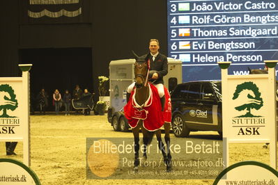 Dansk varmblod hingstekåring.
STUTTERI ASK Grand Prix 150 cm CSI3
Nøgleord: robert vos;lap of honour