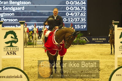 Dansk varmblod hingstekåring.
STUTTERI ASK Grand Prix 150 cm CSI3
Nøgleord: robert vos;lap of honour