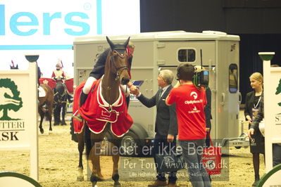 Dansk varmblod hingstekåring.
STUTTERI ASK Grand Prix 150 cm CSI3
Nøgleord: robert vos;lap of honour