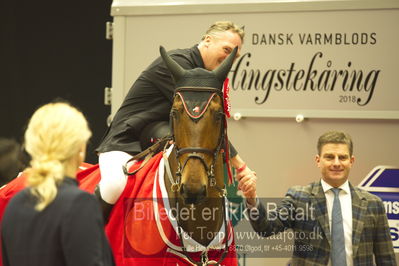 Dansk varmblod hingstekåring.
STUTTERI ASK Grand Prix 150 cm CSI3
Nøgleord: robert vos;lap of honour