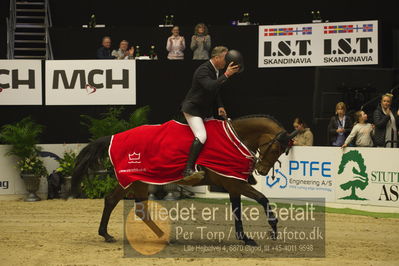 Dansk varmblod hingstekåring.
STUTTERI ASK Grand Prix 150 cm CSI3
Nøgleord: robert vos;lap of honour