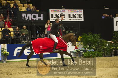 Dansk varmblod hingstekåring.
STUTTERI ASK Grand Prix 150 cm CSI3
Nøgleord: robert vos;lap of honour