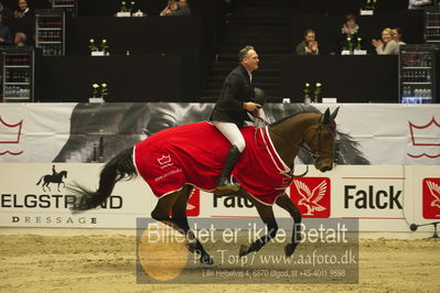 Dansk varmblod hingstekåring.
STUTTERI ASK Grand Prix 150 cm CSI3
Nøgleord: robert vos;lap of honour