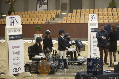 Blue Hors Para Dressur 2018
Billeder fra stævnet
Nøgleord: anita johnsoon;jens lasse dokkan;line munk madsen;liselotte scharff rosenhart;priceceremoni