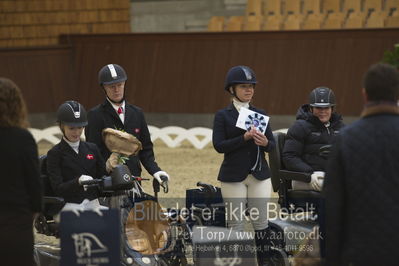 Blue Hors Para Dressur 2018
Billeder fra stævnet
Nøgleord: anita johnsoon;jens lasse dokkan;line munk madsen;liselotte scharff rosenhart;priceceremoni