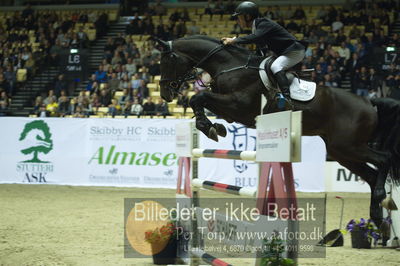 Showjumping
stutteri ask grandprix 150cm
Nøgleord: rolf-goren bengtsson;crunch 3