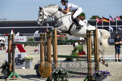 csio3 a1 150cm
Showjumping
Nøgleord: juulia jyläs;courage t z