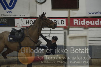 Vejle Rideklub
Sprngstævne for hest
Nøgleord: caroline skaarup marker;horatio;styrt