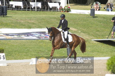 Dm - Uwm iagttagelse - Paradressur
uwm 5års iagttagelses klasse
Nøgleord: kenneth  damgaard;straight horse sezuanna