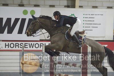 Vejle Rideklub
Sprngstævne for hest
Nøgleord: christina madsen;favorit win