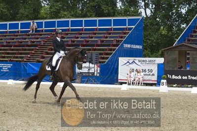 Dm - Uwm iagttagelse - Paradressur
fei 7års iagttagelses klasse til uwn
Nøgleord: carina cassøe krüth;red diamant