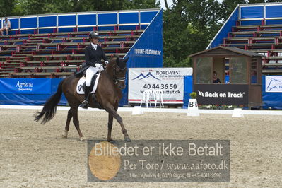 Dm - Uwm iagttagelse - Paradressur
fei 7års iagttagelses klasse til uwn
Nøgleord: carina cassøe krüth;red diamant