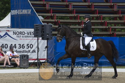 Dm - Uwm iagttagelse - Paradressur
Dm paradressur
Nøgleord: anne mette hasselstrøm;max